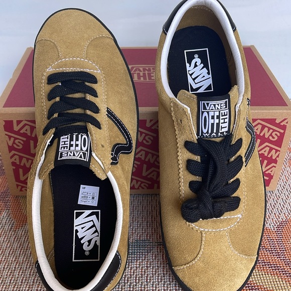 Vans Men’s Sport Low
Suede Antelope
VN000CQR5QJ
Sneakers - Picture 12 of 16